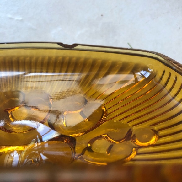 Vintage Amber Indiana Glass Candy Dish with Lid - Picture 11 of 12